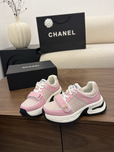 Chanel CC Logo Pink Leather and Tweed Sneakers Shoes Chanel CC Logo Pink Leather and Tweed Sneakers Shoes