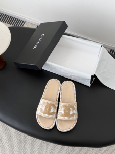 Chanel CC Logo Tweed Raffia Flat Slides Sandals Shoes Beige White Chanel CC Logo Tweed Raffia Flat Slides Sandals Shoes Beige White