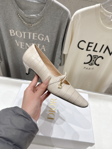 Dior Muse Pumps Shoes Cream Crocodile Printed Calfskin Leather 35MM Dior Muse Pumps Shoes Cream Crocodile Printed Calfskin Leather 35MM