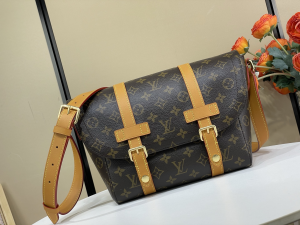 Louis Vuitton Christopher Messenger Shoulder Crossbody Bag Monogram Archive Canvas Louis Vuitton Christopher Messenger Shoulder Crossbody Bag Monogram Archive Canvas