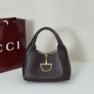 Gucci Small Softbit Top Handle Shoulder Bag Burgundy Grained Calfskin Leather Gucci Small Softbit Top Handle Shoulder Bag Burgundy Grained Calfskin Leather