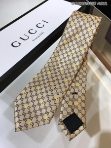 Luxury Mens Ties Gucci Interlocking GG Bees Silk Tie A144PP100 AA138936
