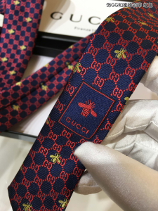 Luxury Mens Ties Gucci Interlocking GG Bees Silk Tie A144PP100 AA138938