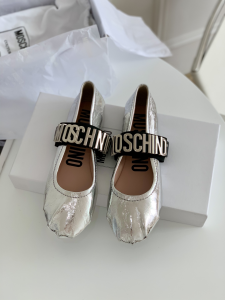 Moschino Silver Maxi Lettering Logo Ballerina Flat Moschino Silver Maxi Lettering Logo Ballerina Flat