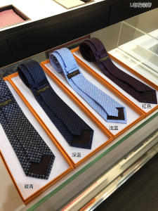 Luxury Mens Ties Louis Vuitton Monogram Classic Silk Tie Blue A151PP140 AA145445