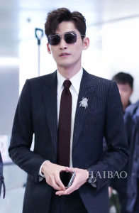 Luxury Mens Ties Louis Vuitton Monogram Classic Silk Tie Red A151PP140 AA145444