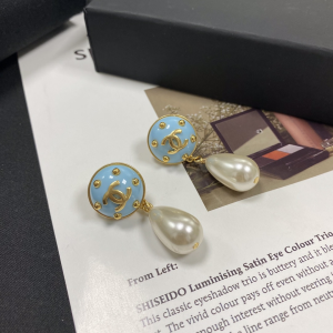 Luxury Womens Jewelry Chanel CC Pearl Drop Earrings A152PP120 AA145483
