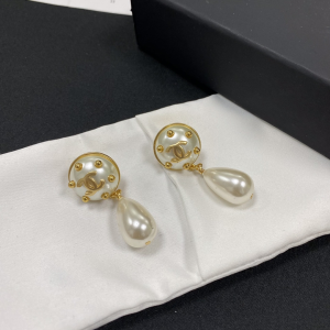 Luxury Womens Jewelry Chanel CC Pearl Drop Earrings A152PP120 AA145484