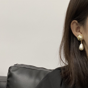 Luxury Womens Jewelry Chanel CC Pearl Drop Earrings A152PP120 AA145484