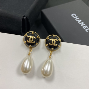 Luxury Womens Jewelry Chanel CC Pearl Pendant Earrings A152PP120 AA145482