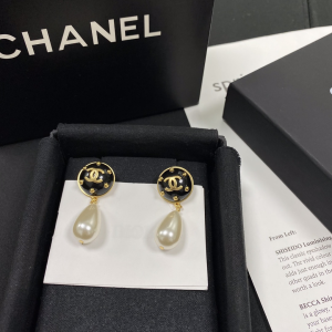 Luxury Womens Jewelry Chanel CC Pearl Pendant Earrings A152PP120 AA145482