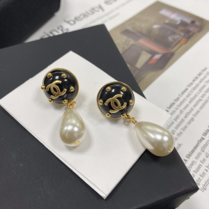 Luxury Womens Jewelry Chanel CC Pearl Pendant Earrings A152PP120 AA145482