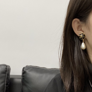 Luxury Womens Jewelry Chanel CC Pearl Pendant Earrings A152PP120 AA145482