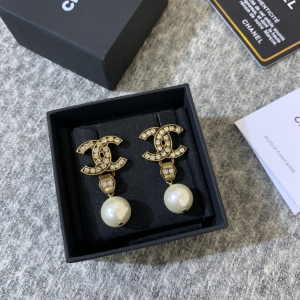 Luxury Womens Jewelry Chanel Crystals CC Logo Pearl Drop Earrings A152PP120 AA145490