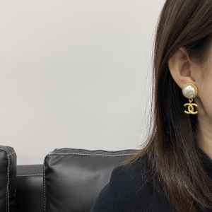 Luxury Womens Jewelry Chanel Gold CC Logo Earrings A152PP120 AA145481