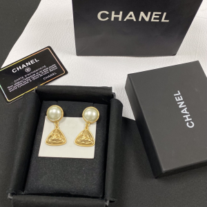 Luxury Womens Jewelry Chanel Gold CC Tringle Earrings A152PP120 AA145486