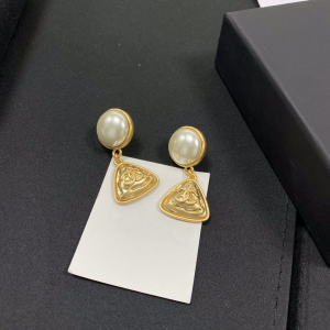 Luxury Womens Jewelry Chanel Gold CC Tringle Earrings A152PP120 AA145486