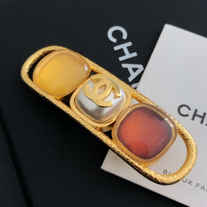 Luxury Womens Jewelry Chanel Gold CC Diamond Brooch A39PP135 AA145775