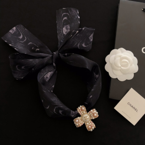 Luxury Womens Jewelry Chanel Gold Pearl CC Cross Bownot Necklace A39PP250 AA145776