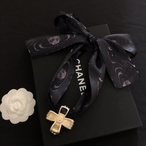 Luxury Womens Jewelry Chanel Gold Pearl CC Cross Bownot Necklace A39PP250 AA145776