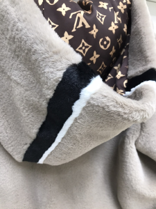 Luxury Womens Clothing Louis Vuitton Plucked Mink Hoodie SMLXL A154PP1280 AA146118