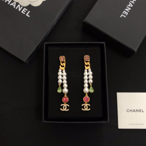 Luxury Womens Jewelry Chanel CC Pearls Earrings A39PP140 AA146350