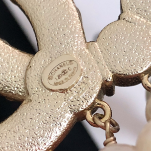 Luxury Womens Jewelry Chanel Crystals CC Tassel Pearls Brooch A39PP200 AA146349