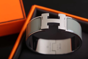 Luxury Womens Jewelry Hermes Clic Clac H Wide Bracelet Grey A205PP240 AA146903