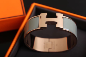 Luxury Womens Jewelry Hermes Clic Clac H Wide Bracelet Grey A205PP240 AA146903
