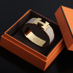 Luxury Womens Jewelry Hermes Clic Clac H Wide Bracelet Grey A205PP240 AA146905