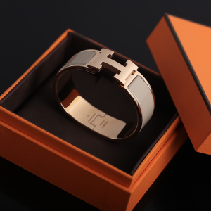 Luxury Womens Jewelry Hermes Clic Clac H Wide Bracelet Grey A205PP240 AA146905