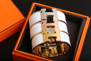 Luxury Womens Jewelry Hermes Clic Clac H Wide Bracelet White A205PP240 AA146900