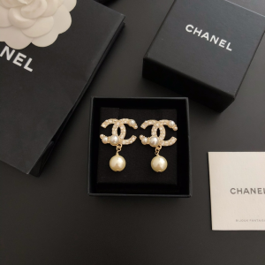 Luxury Womens Jewelry Chanel Crystals CC Logo Pearl Earrings A39PP115 AA146981