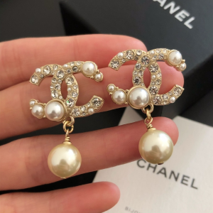 Luxury Womens Jewelry Chanel Crystals CC Logo Pearl Earrings A39PP115 AA146981