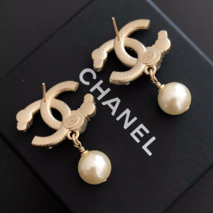 Luxury Womens Jewelry Chanel Crystals CC Logo Pearl Earrings A39PP115 AA146981
