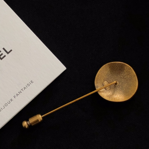 Luxury Womens Jewelry Chanel Vintage Charm Bronze Brooch A39PP130 AA146987