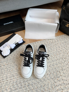 Luxury Womens Shoes Chanel Lace Up White Calfskin Sneaker 35 To 40 A136PP460 AA147130