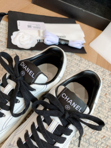 Luxury Womens Shoes Chanel Lace Up White Calfskin Sneaker 35 To 40 A136PP460 AA147130