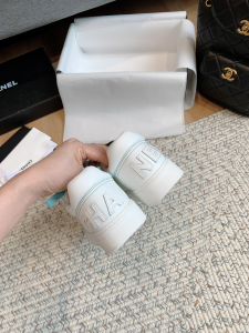 Luxury Womens Shoes Chanel Lace Up White Calfskin Sneaker 35 To 40 A136PP460 AA147132