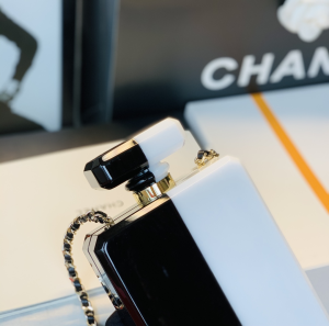 Luxury Womens Handbags Chanel No5 Perfume Bottle Clutch 16x13x5CM A118PP1500 AA147222