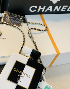 Luxury Womens Handbags Chanel No5 Perfume Bottle Clutch 16x13x5CM A118PP1500 AA147222