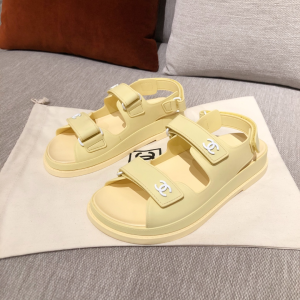 Luxury Womens Shoes Chanel Classic CC Logo Sandal Yellow 35 To 40 A136PP320 AA147229