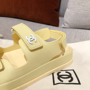 Luxury Womens Shoes Chanel Classic CC Logo Sandal Yellow 35 To 40 A136PP320 AA147229