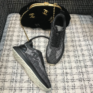 Luxury Womens Shoes Chanel Black CC Logo Lace Up Sneakers 35 To 42 A136PP420 AA147336