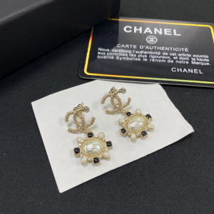 Luxury Womens Jewelry Chanel Gold CC Logo Pendant Earrings A152PP110 AA148128