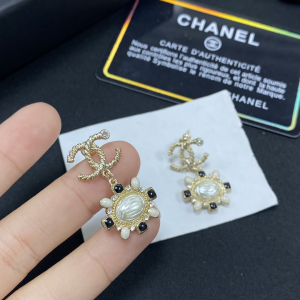 Luxury Womens Jewelry Chanel Gold CC Logo Pendant Earrings A152PP110 AA148128