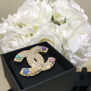 Chanel Pearls Flower CC Logo Brooch 