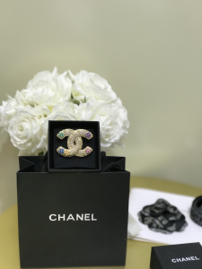 Luxury Womens Jewelry Chanel Pearls Flower CC Logo Brooch A152PP140 AA148130