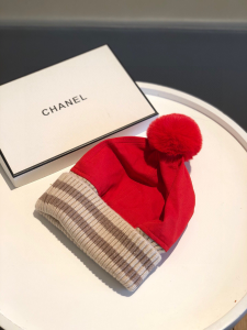 Luxury Womens Hats Chanel CC Knit Winter Hat with Pom Red A190PP95 AA148263