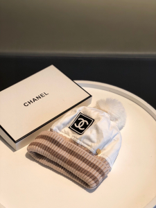 Luxury Womens Hats Chanel CC Knit Winter Hat with Pom White A190PP95 AA148267
